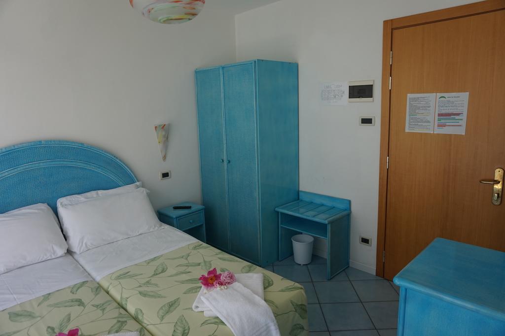 Hotel Da Giovanna Lignano Sabbiadoro Ruang foto