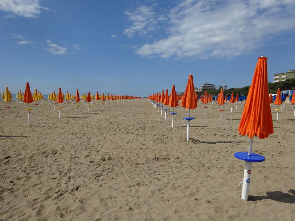 Hotel Da Giovanna Lignano Sabbiadoro Bagian luar foto